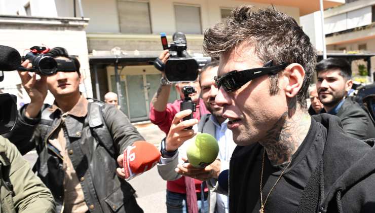 Fedez perché ha lasciato l'Italia