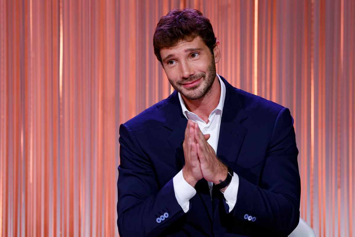 Stefano De Martino lascia il programma