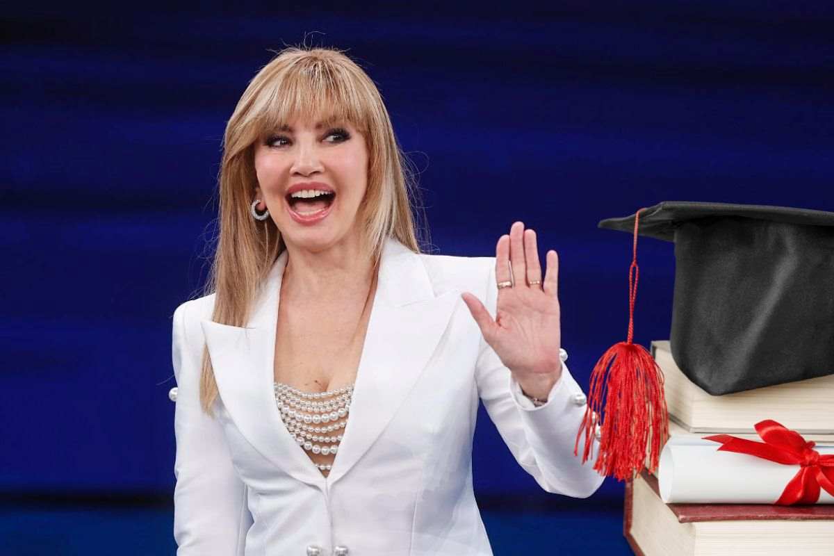 Milly Carlucci titolo di studi